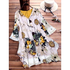 Plus Size - Plus Size, Women'S Plus Size V-Neck Floral Print Blouse - Casual Loose Fit, Asymmetrical Hem, Lightweight Non-Stretch Fabric, Spring Fashion Top with Butterfly & Floral Design, Ladies Blouses, Vneck Blouse, Printed Blouse, Gentle Loungewear, Soft Texture, Worn with Office Lounge, Ideal Women Gift, Top Tees, Work Wardrobe, Made from Solid Machine Washable High Soft Fabric Casually Sweptforward Design